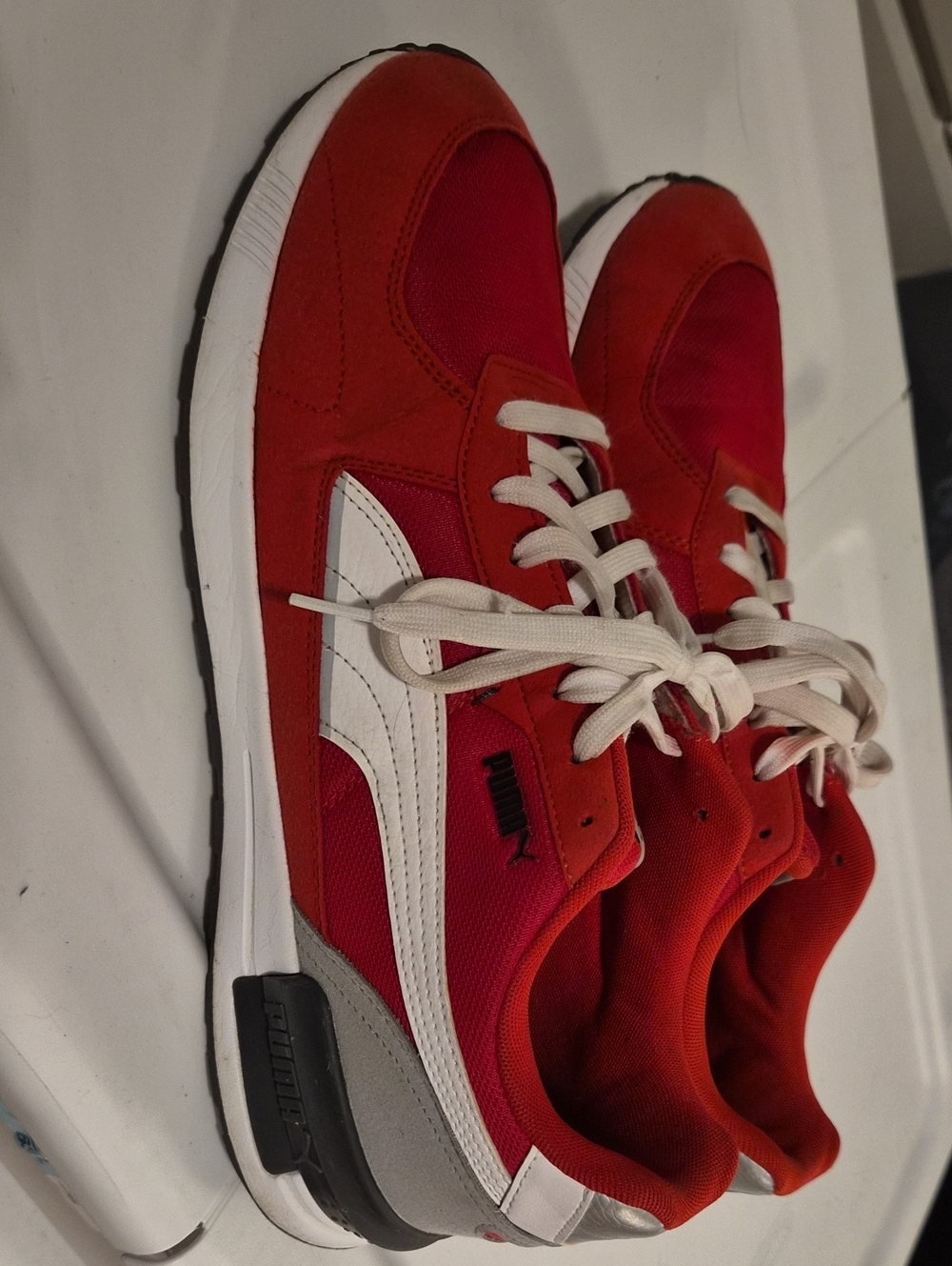 Puma Graviton Men's Red and White Low-Top Sneakers US13